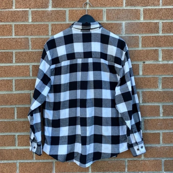 ARITZIA TNA BUTTON UP BLACK & WHITE FLANNEL | 1 - Picture 7 of 7